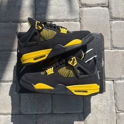 Jordan 4 Thunder used 9.5