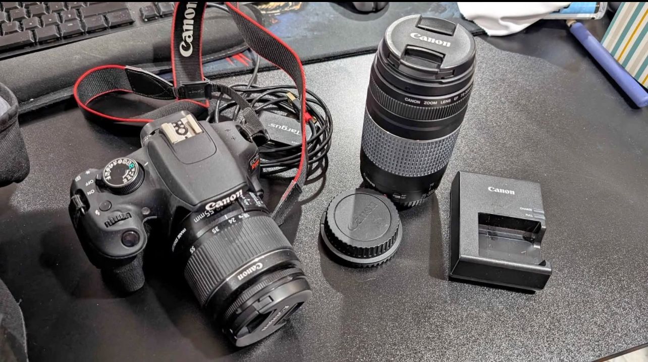 Canon EOS Rebel T5 camera kit with 256GB micro SD card