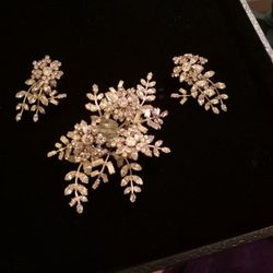 Vintage Rhinestone Earrings And Brooch Set