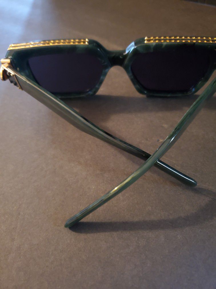 LOUIS VUITTON Acetate 1.1 Millionaires Z1167W Sunglasses Green