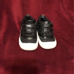 Rising Star Black Toddler Sneakers Size 5