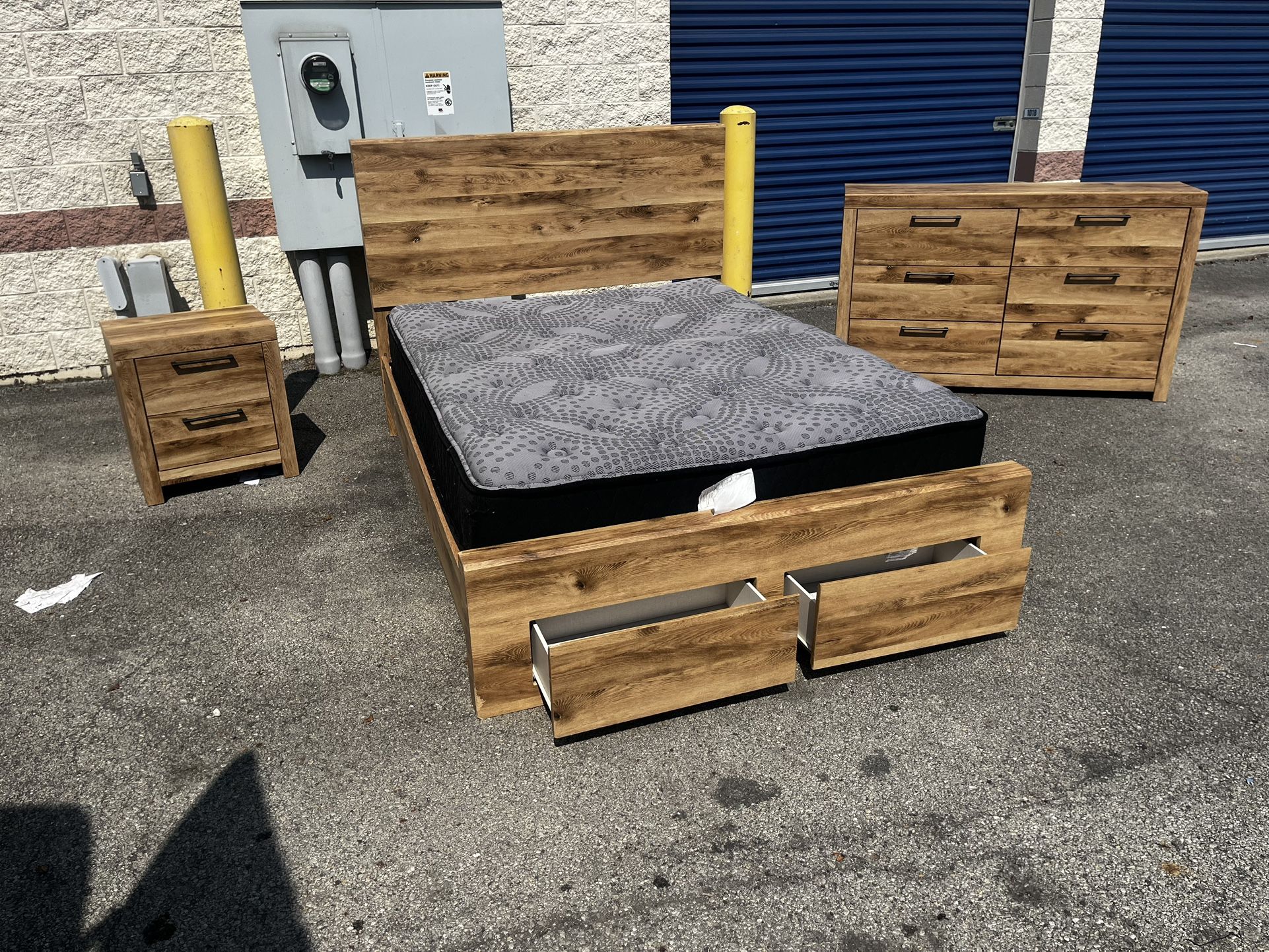 Queen Size Platform Bed Cash Only