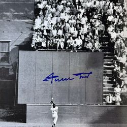 Willie Mays Signed 8x10 With Hologram 