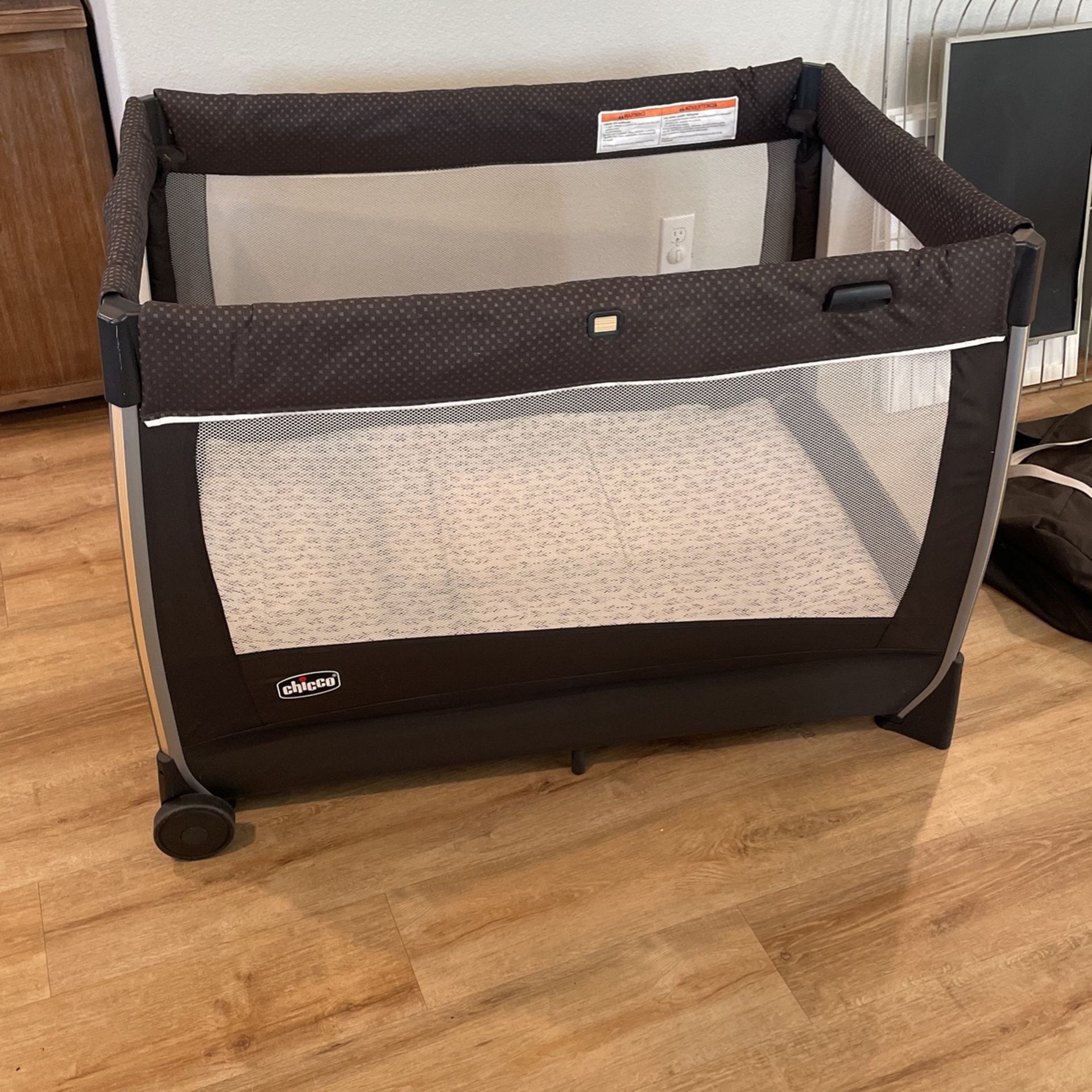 Chicco Pack and Play