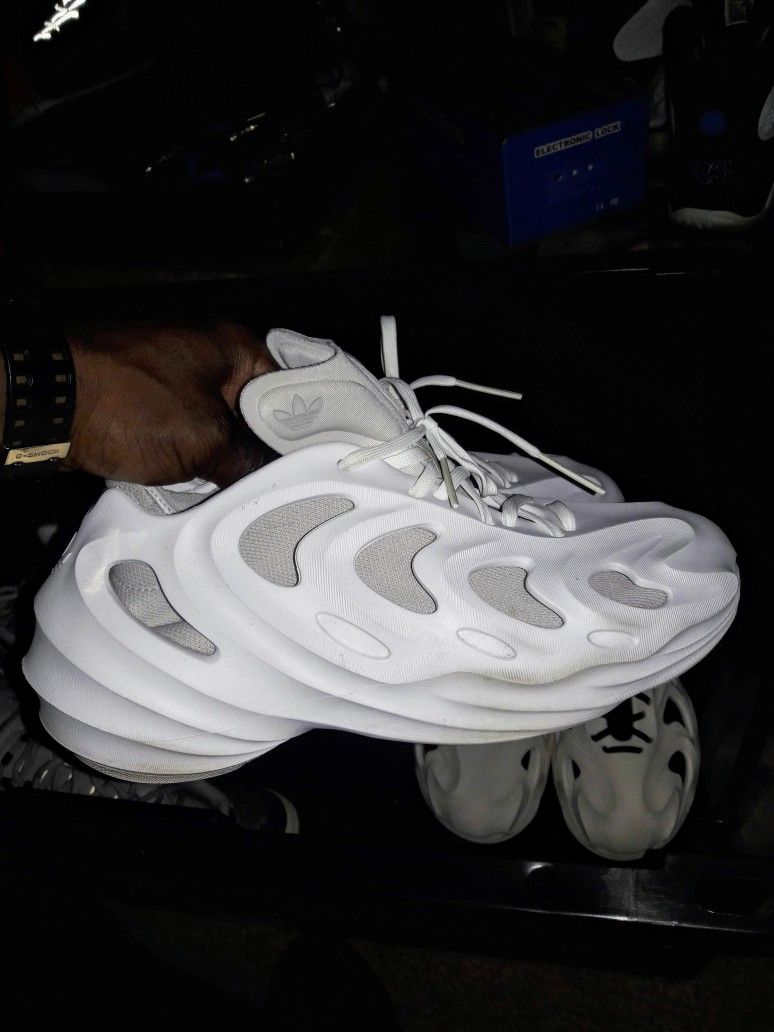 ** ADIDAS ADIFOM Q SNEAKERS/ SIZE 8 ** $100