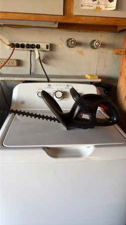ELECTRIC HEDGER
