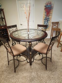 Glass table 4 chairs & stand