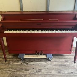 Red Janssen Piano