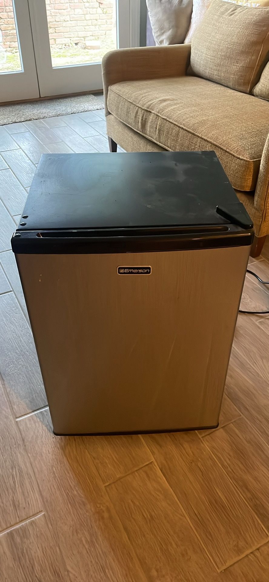 26” Mini Fridge