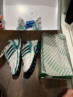 Adidas ADISTAR Control Sneakers