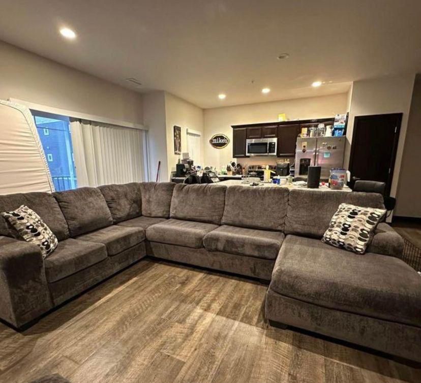 Sectional Couch 