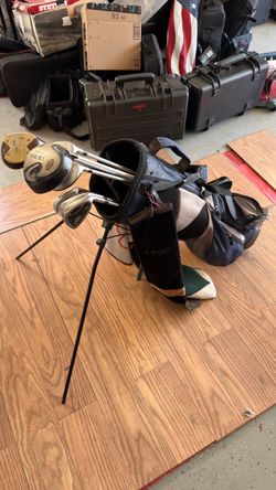 Complete Men’s Right-Hand Golf Club Set with Stand Bag & Alien Wed