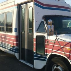 Ford e350 bus 29pass 1991