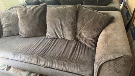Living Spaces Couch - Very Good Condition