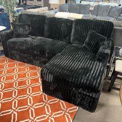Wonderful sleeper sofa! Cozy! Easy financing! 🛋️