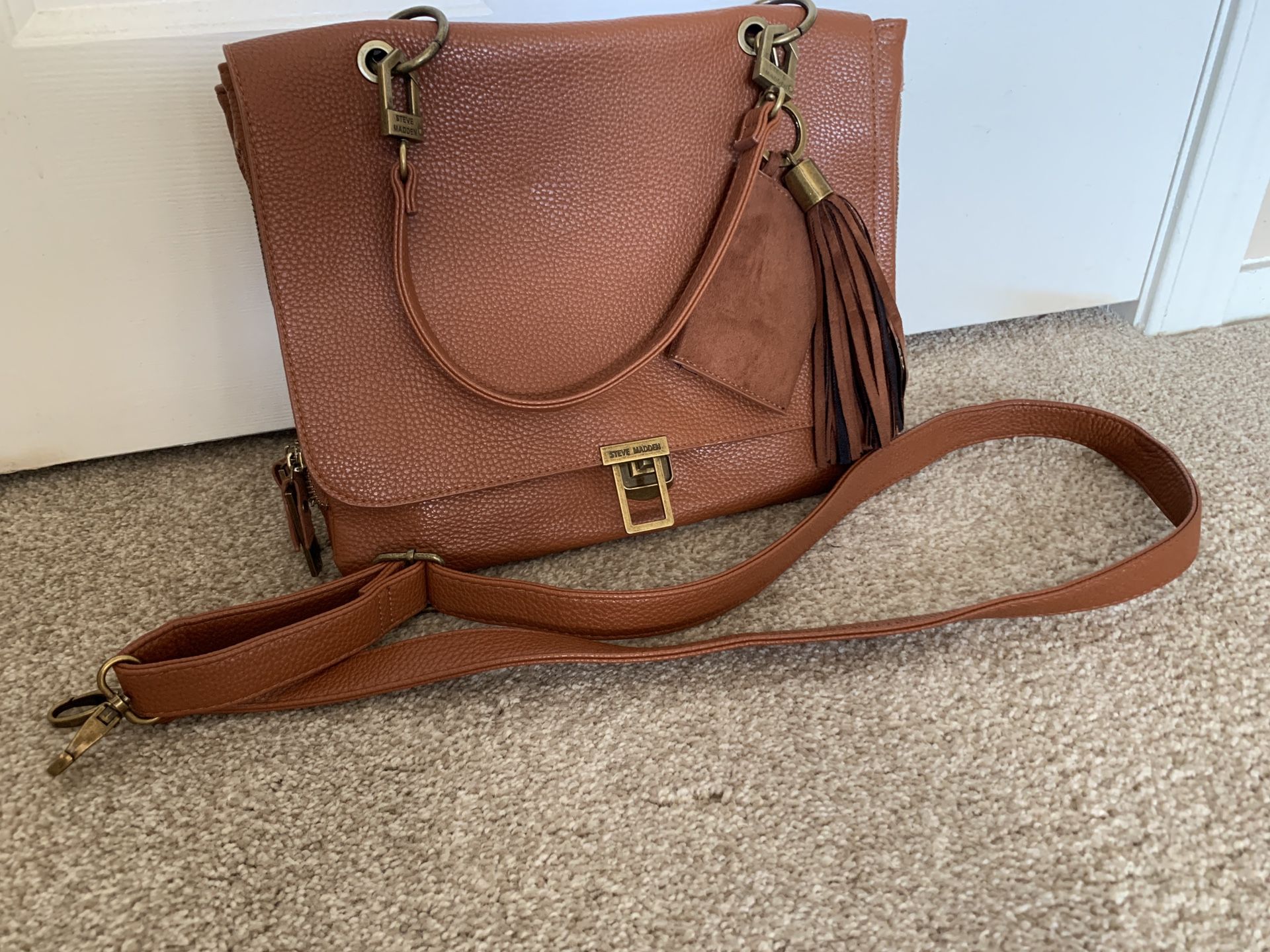 Steve Madden Handbag: messenger style, With Strap