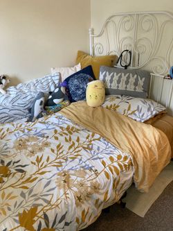 (Full Size)Like-New Hybrid Mattress & IKEA Bed Frame