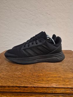 Adidas Galaxy 5 Athletic Running Shoes 
Men's Size US 8.5