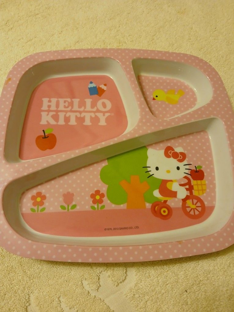 Hello Kitty Zak Designs Sanrio Divided Plate.