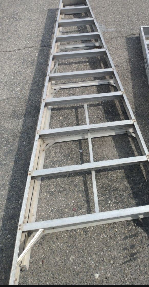 12 Foot Aluminum Ladder