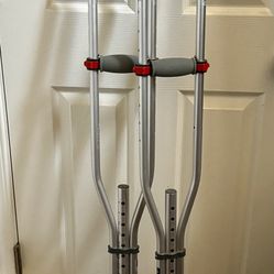 Medline Adjustable Quick-Fit Crutches Easily Adjusts to Fit Kids, Adults & Seniors Between 4’7”– 6’7” Tall — Mobility Aid Supports Up To 300 lbs.