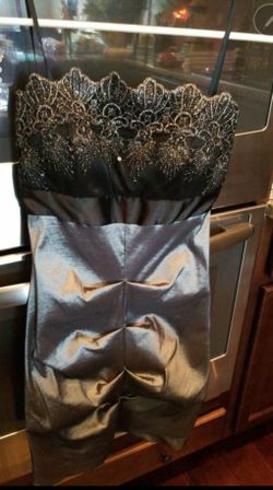 Ladies Holiday Black/Grey Dress - Size Ladies 5