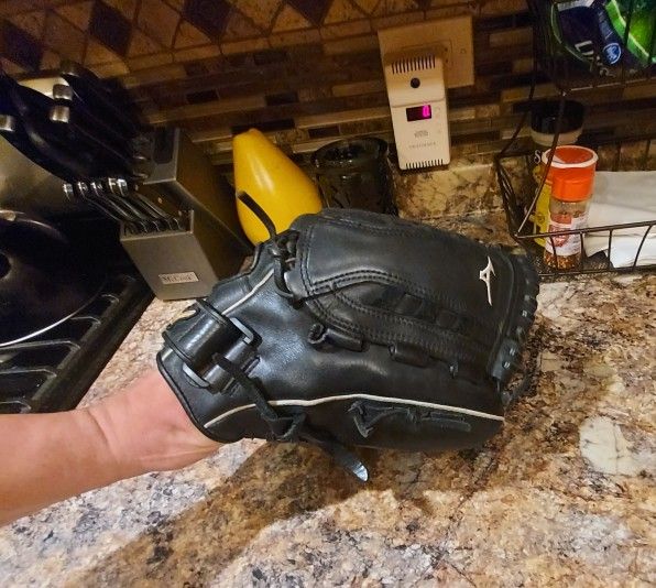 Mizuno 12.50 Softball Glove