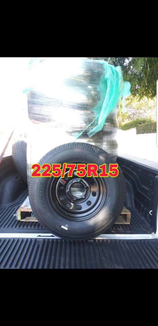 NEW TRAILER TIRE 6 LUGS,225/75R15
SALE TIRE AND WHEEL EACH FOR SALE TOGHETER,ESPECIAL FOR TRAILERS ONLY FOR ANY QUESTION TEXT ME PLEASE HABLO ESPAÑOL
