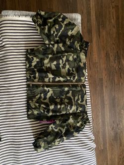 Camo Set de pantalón y blusa