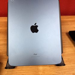 iPad 10th Gen 64GB 