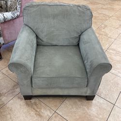 Comfortable Living Room Chair Located At Goodwill 1240 W7th St Upland