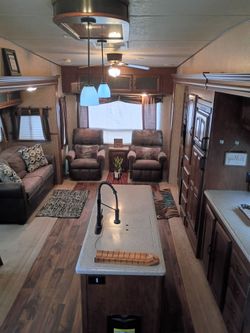 RV 5th wheel Hemisphere 
2014 
$12950