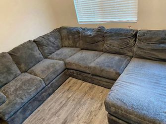 3pc Mammoth Sectional Couch Free Delivery 🚚