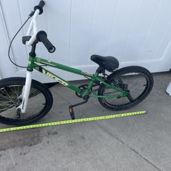 Diamondback Viper Junior BMX Bike 