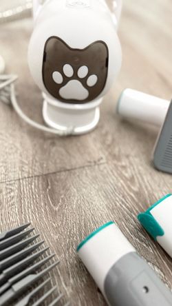 Pet Grooming Kit with Vacuum Base