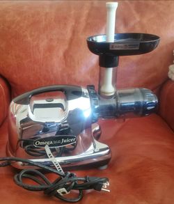 Omega 8006 Low Speed Masticating Juicer