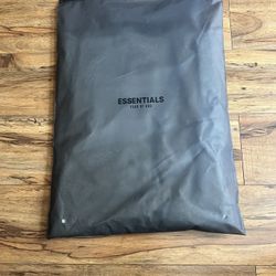Essentials dark oatmeal tee ss22