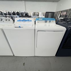 GE Set 4.0 cu. ft. Top Load Washer in with Stainless Steel Basket and Water Level Control 6.2 cu. ft. Gas Dryer in White