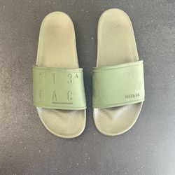 Men’s Green slides 