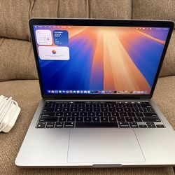 2022 MacBook Pro 13.3” M2, 8gb, 256gb , excellent