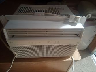 LG 10,000 BTU Air-conditioner, Works Great. $20.00.
