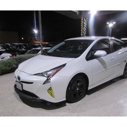 2018 Toyota Prius Three Touring 