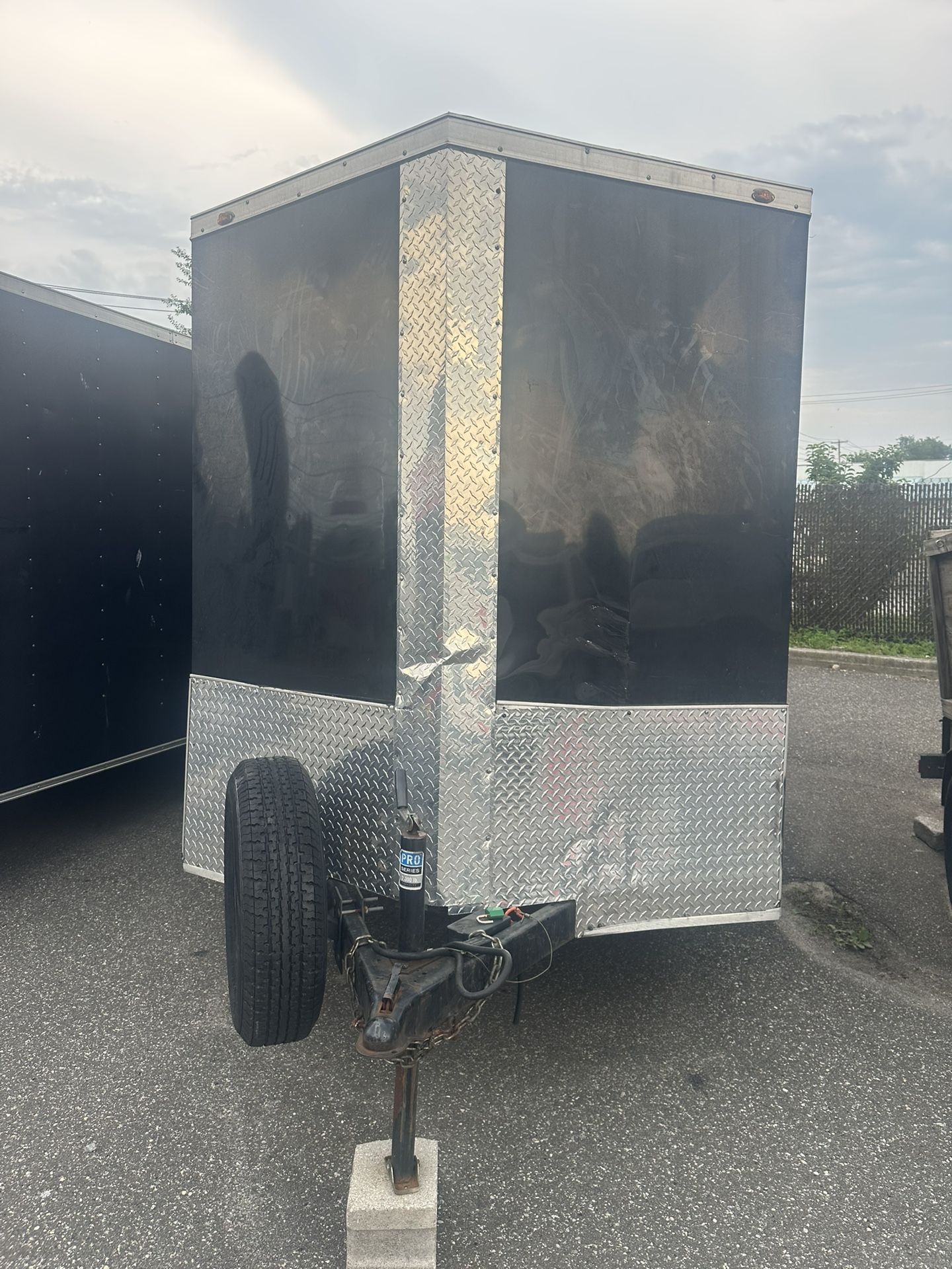 2022 7 X 16 V Nose Tandem Axle Trailer. GVWR 7000LBS