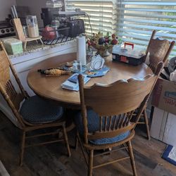Oak Table With 3 Chairs 