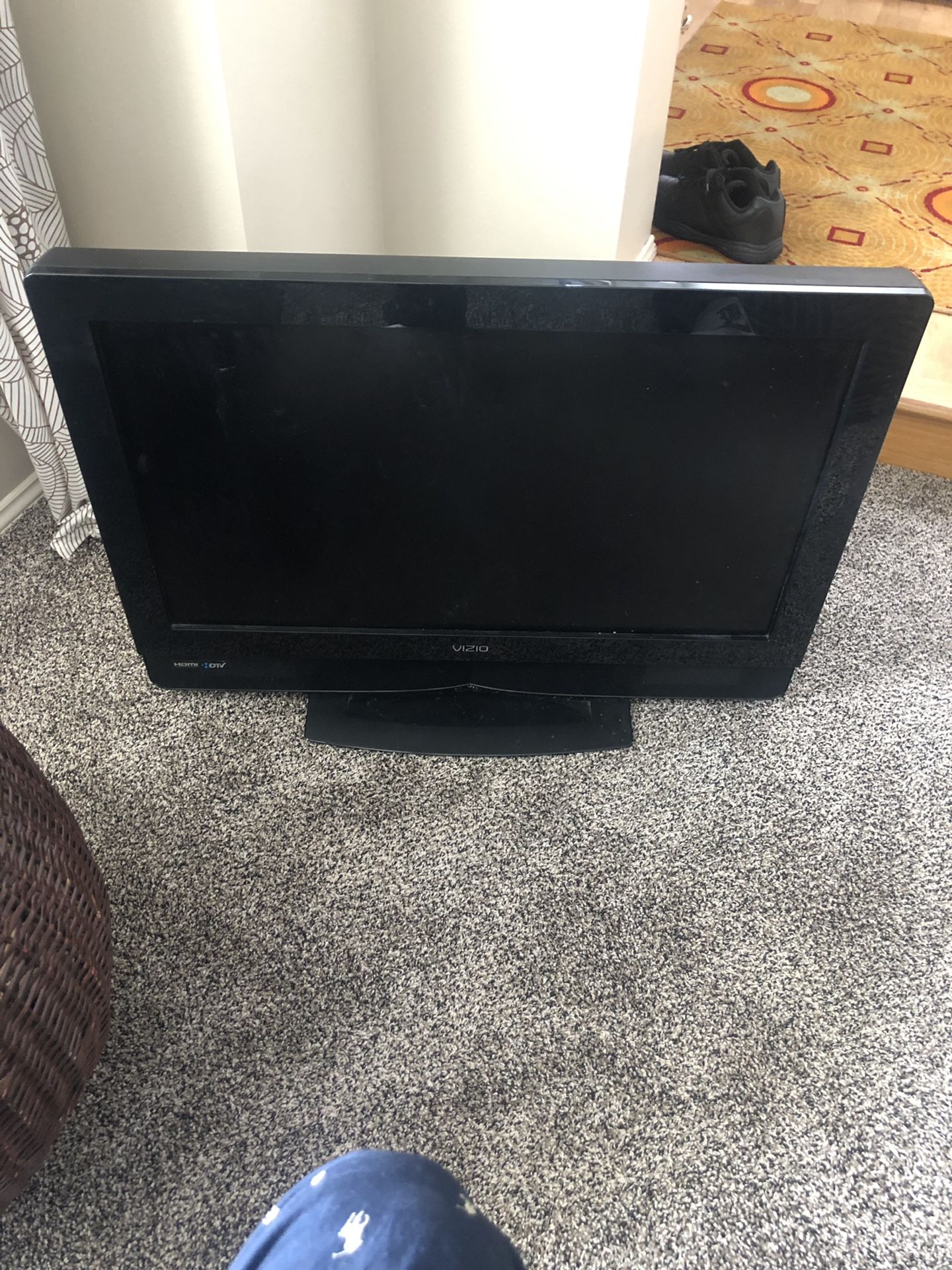 Vizio 32 inch TV