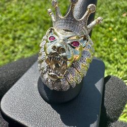10k Solid Yellow gold lion king Ring 19,3 grams 5ctw ruby diamond