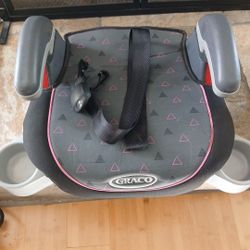 CHILD BOOSTER SEAT. GRACO
