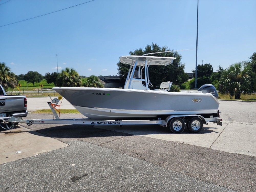 2017 Sea Hunt ULTRA 225