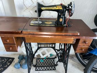 SINGER MACHINE  CLASSIC