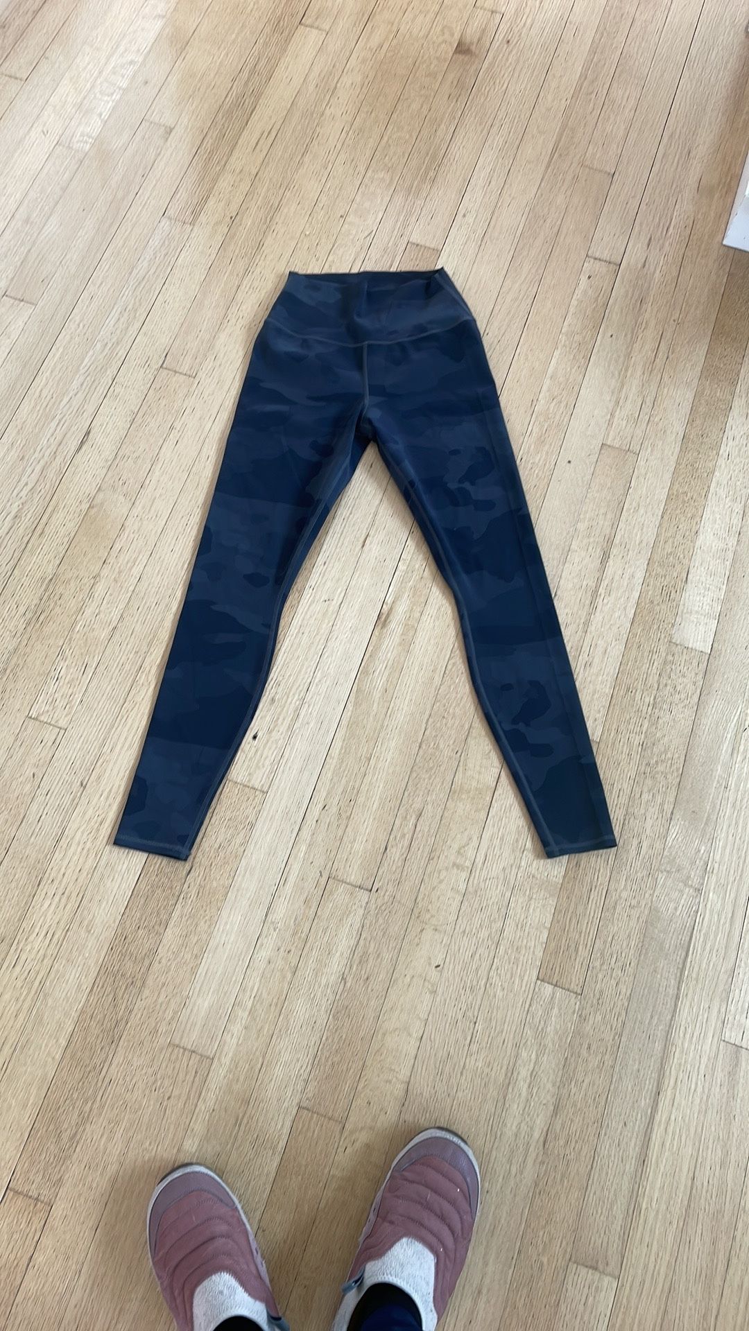 Alo High Waisted Black Camo Leggings Size Small 